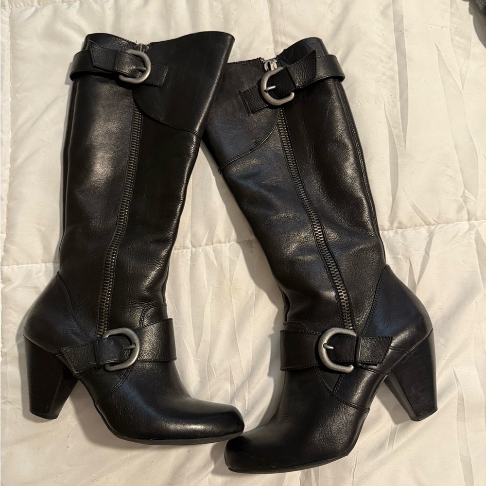 Arturo Chiang Black Heeled Boots
